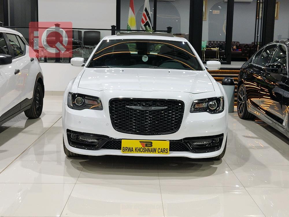 کرایسلەر 300